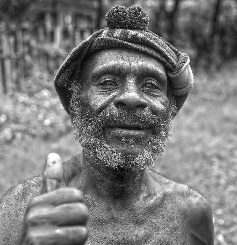 Жизнерадостный папуас