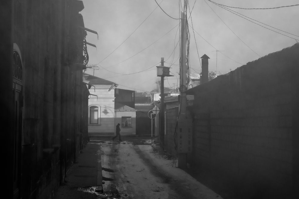 Sunny days are followed by fog and cold, very cold. But life in the city goes on in all seasons.