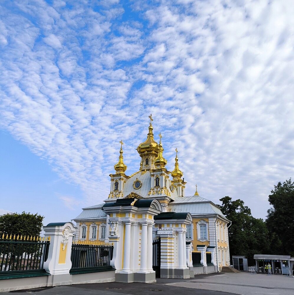 Собор Петра и Павла - Православный храм в Петергофе.
