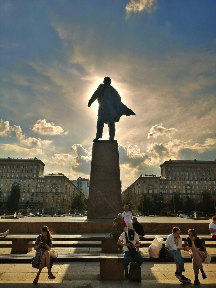 Будущее ждёт, товарррищи