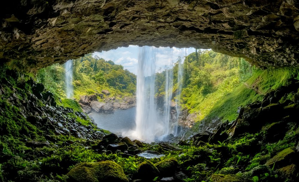 Photograph by Lê Huy Anh