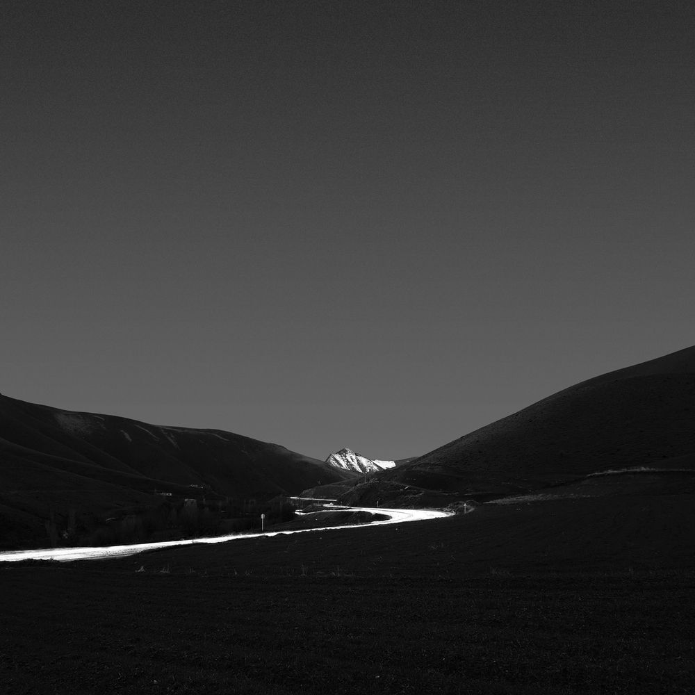 Photograph by Mohammad Dadsetan