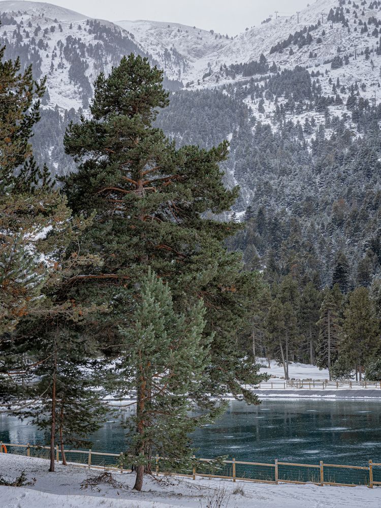 Горное термальное озеро