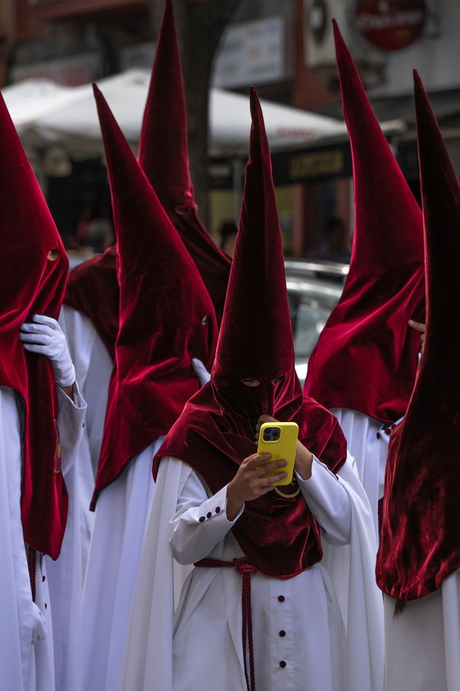 SOCIAL MEDIA ADDICTION