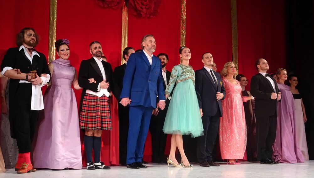 На поклонах