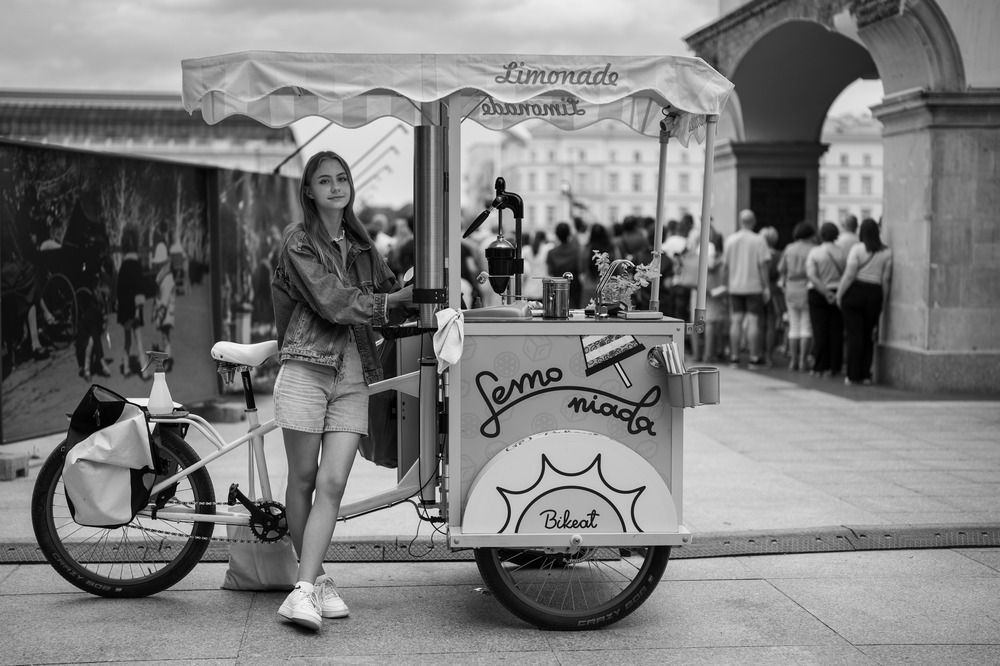 Serving smiles and citrusy goodness