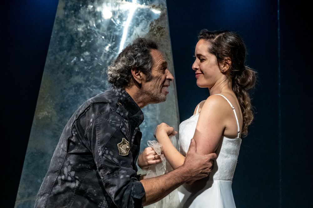 Photograph by Mike Sappojnikoff