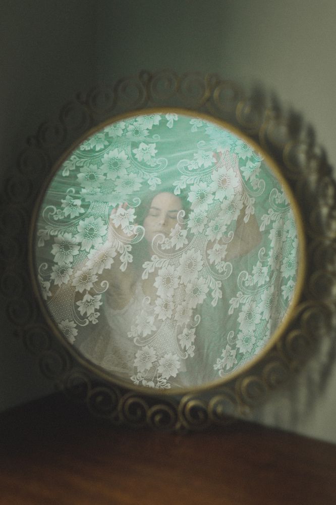 Внутри зеркала