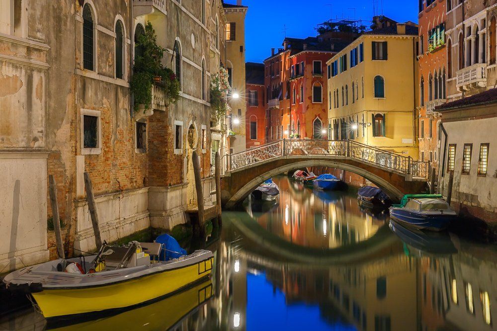 Ночной венецианский канал