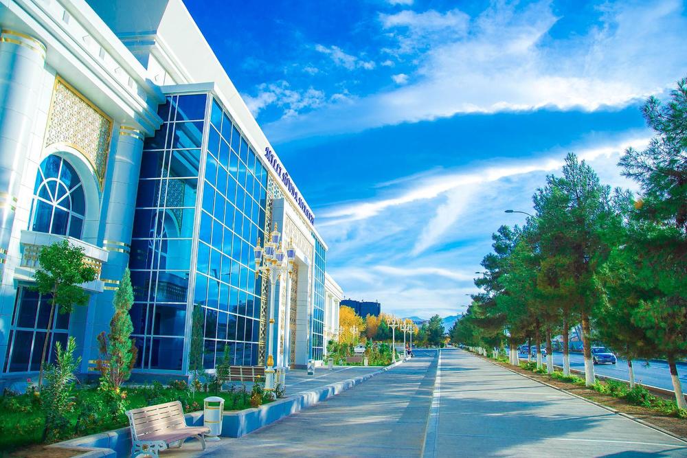 Необычный город Ашхабад