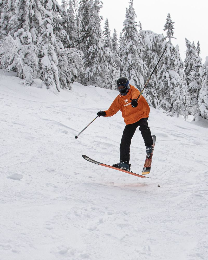 Оранжевое на Белой