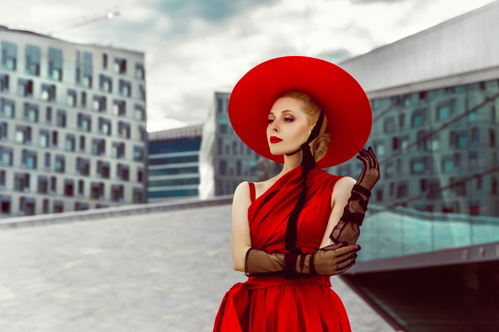 Red shadows of the Opera