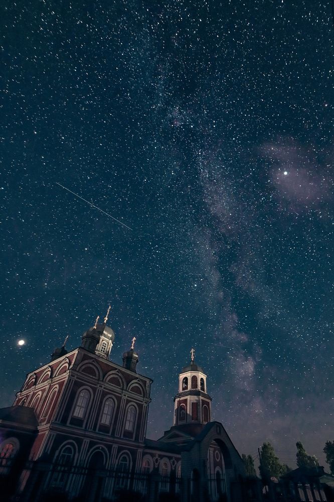 Photograph by Mikhail Khmelevskiy