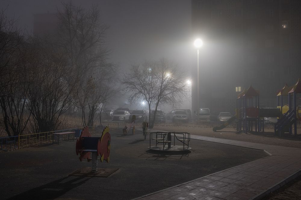 Ночь. Туман. Ни души...