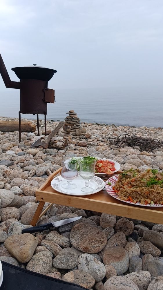 Ужин на берегу