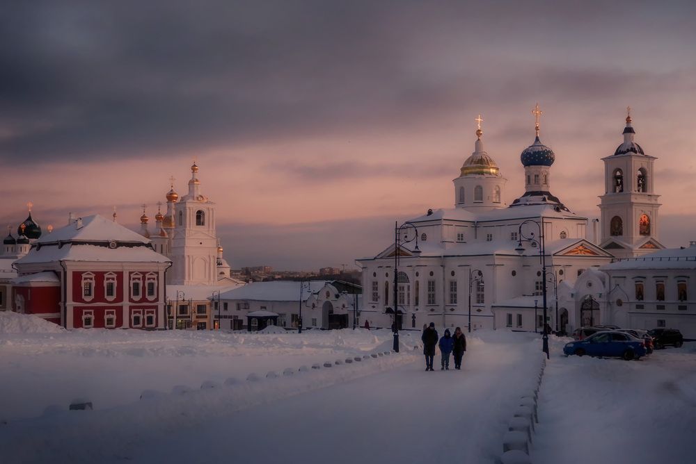 Вечер на площади