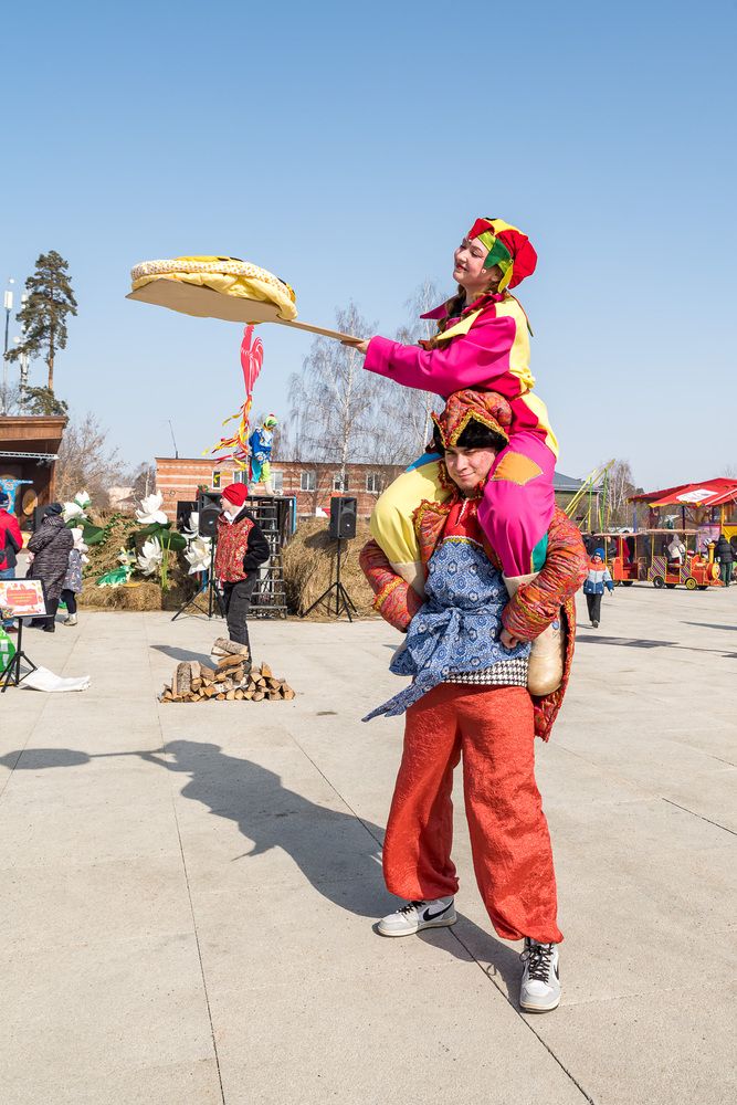 На масленице.