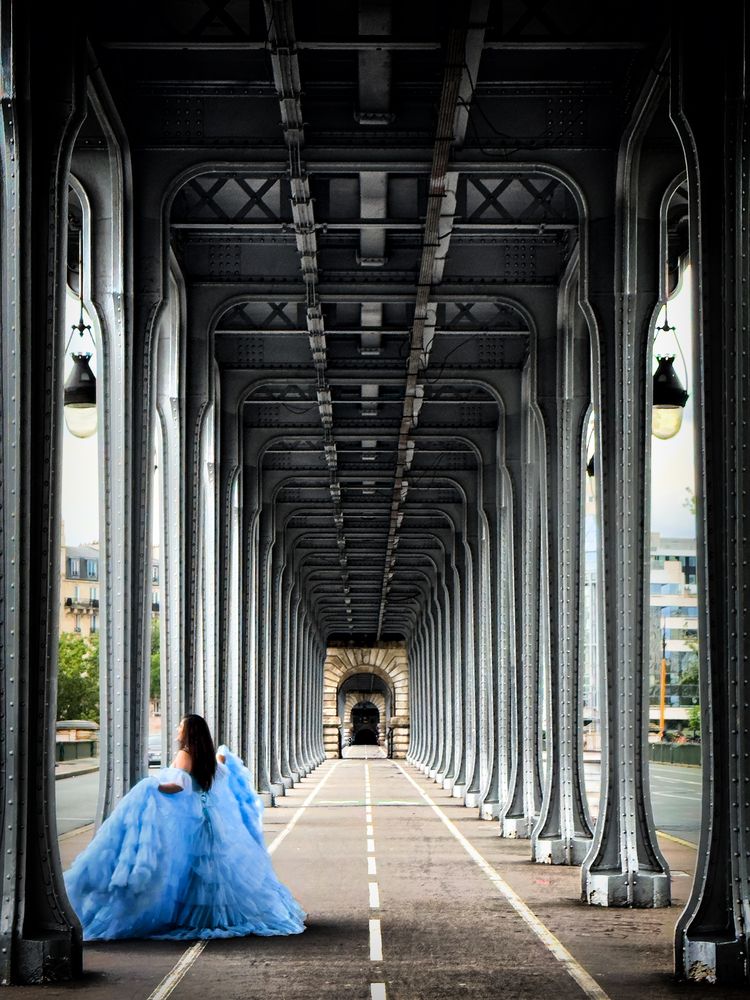 Fashion and Symmetry