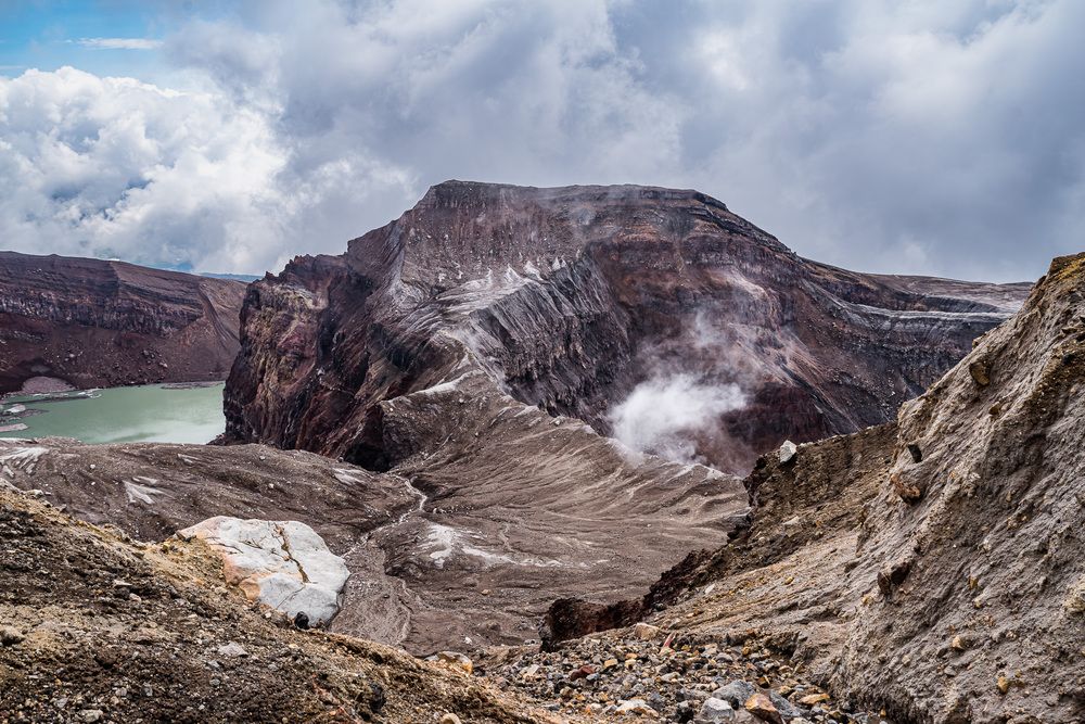 В кратере вулкана.