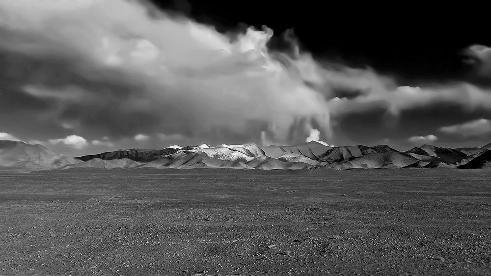 Всё безжизненно