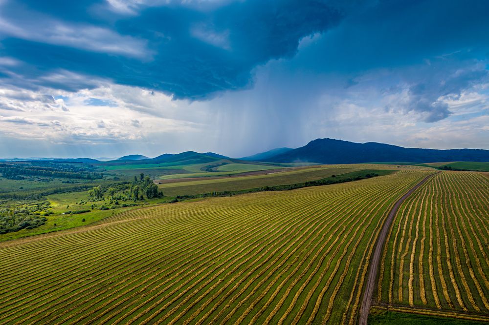 Дождь над горой Бабырган