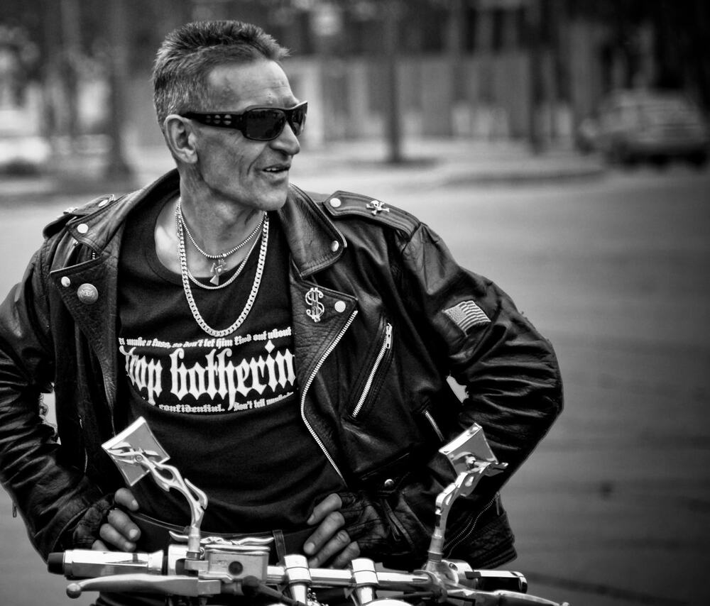 Выйти замуж за байкера (из серии)