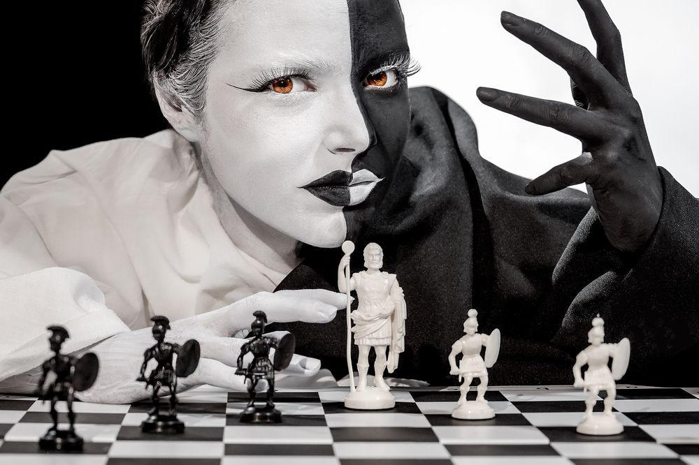 Contradicție antagonică