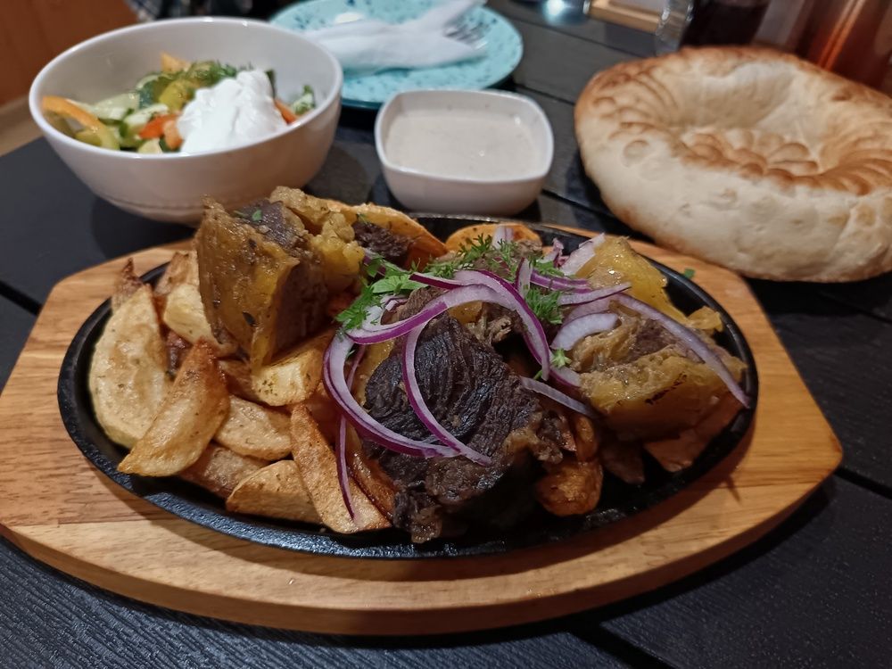 Ужин в Домбае