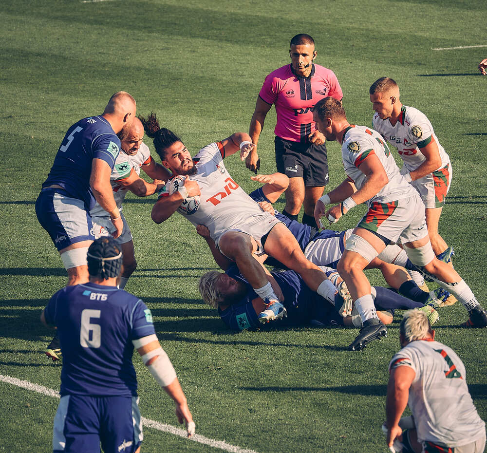 Photograph by Mikhail Khmelevskiy