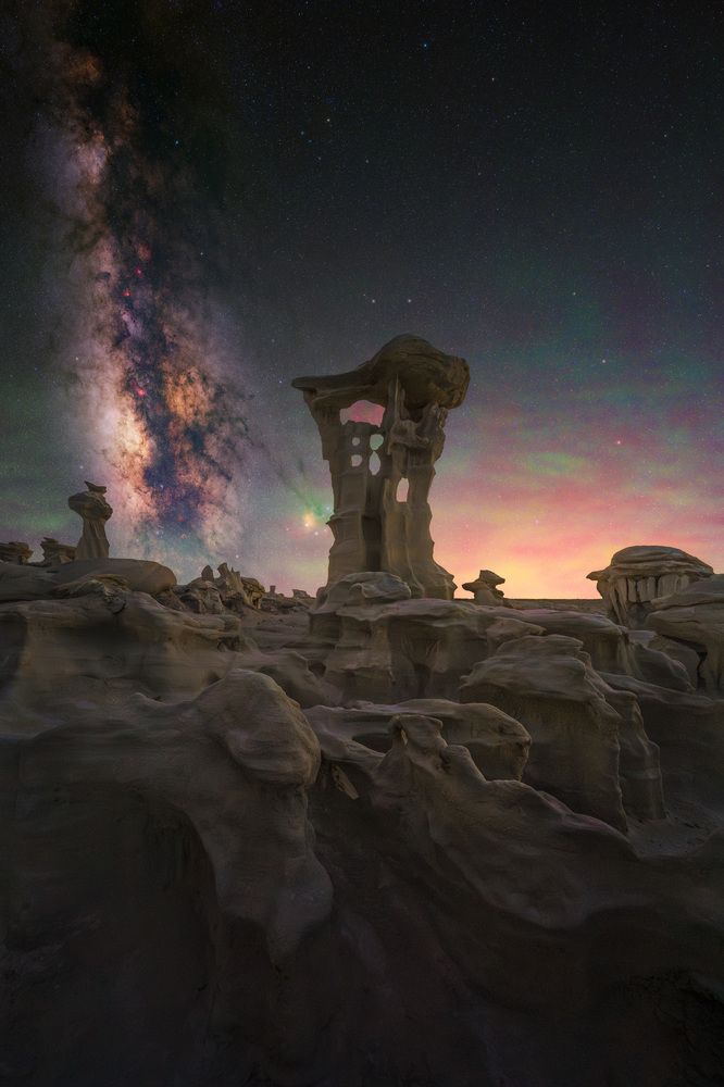 Alien Throne's Celestial Embrace