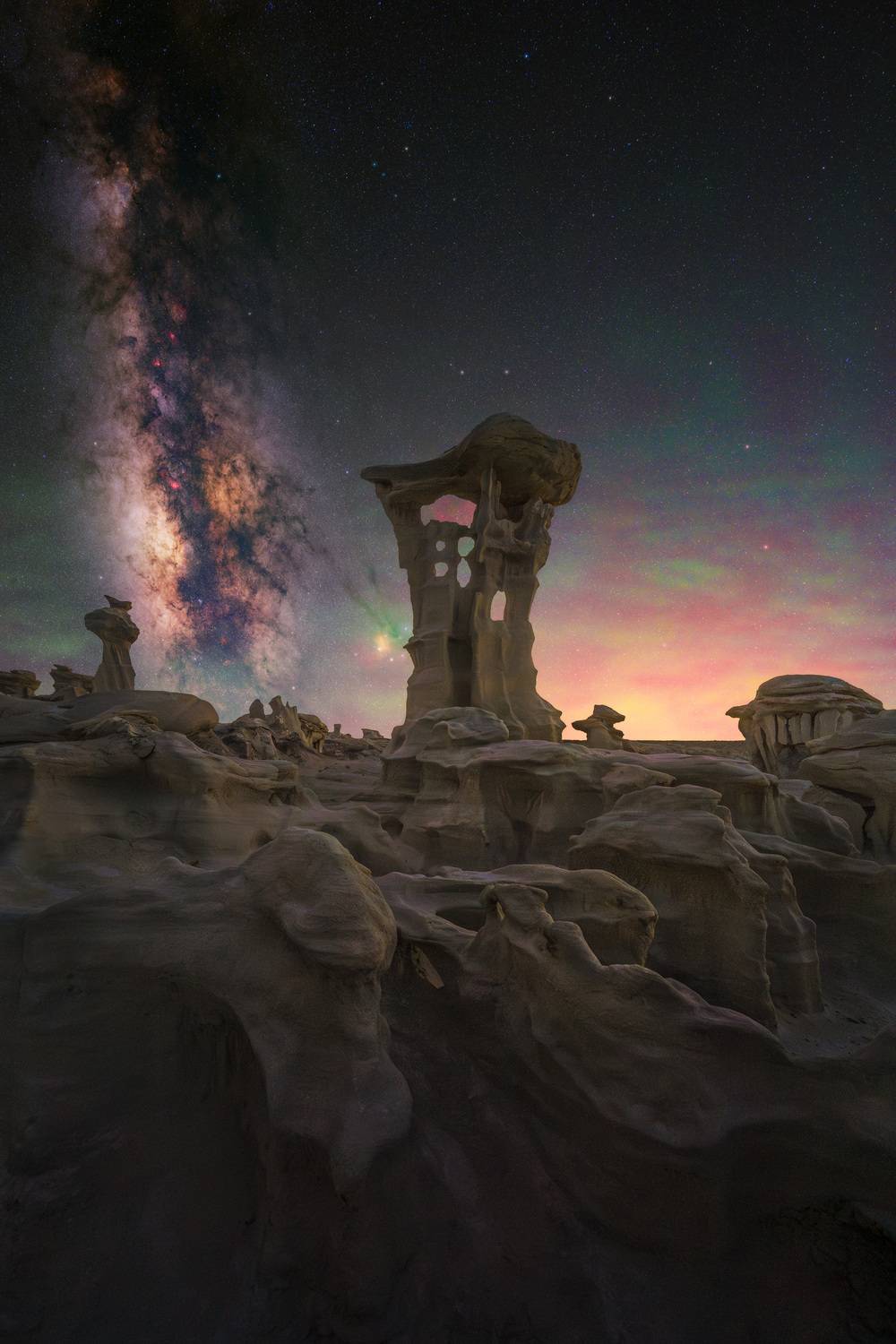 Alien Throne's Celestial Embrace