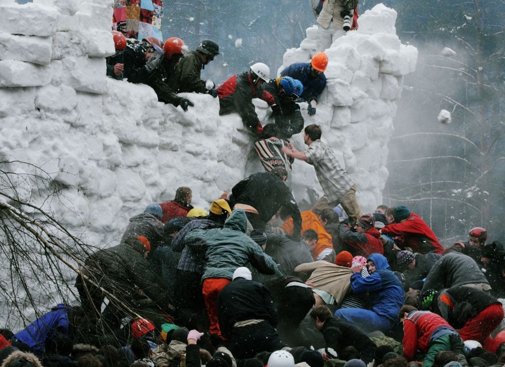 Масленица. Взятие снежной крепости