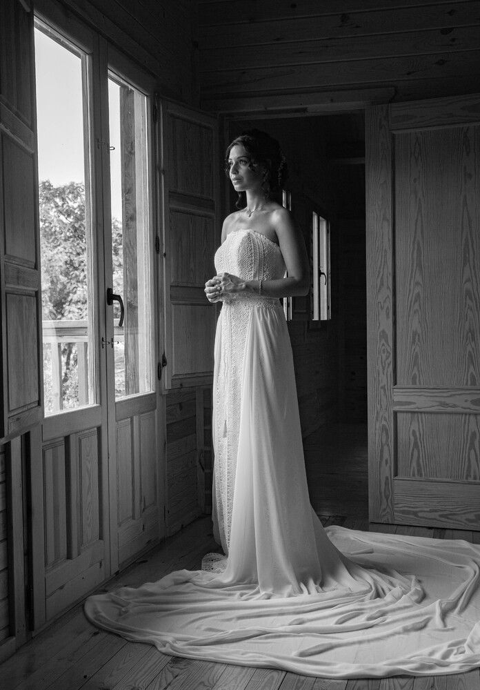 la novia en la ventana