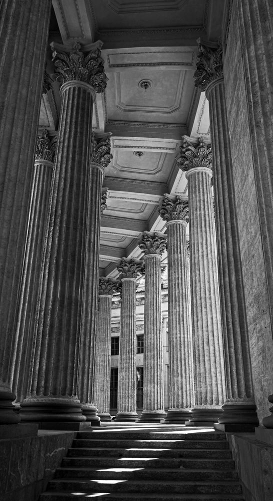 Колонны Казанского собора в Санкт - Петербурге.