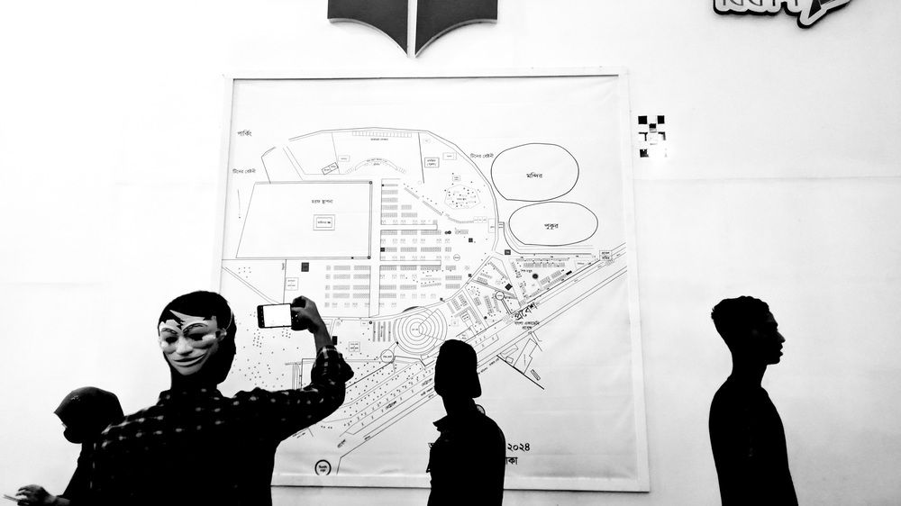 Motion of living shadows & expression.