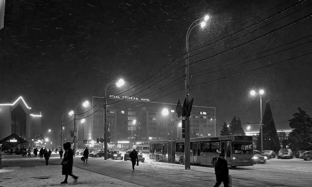 А снег идет, а снег идет ...