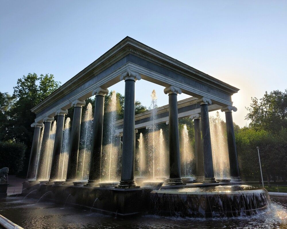 Львиный каскад дворцово-паркового ансамбля Петергоф