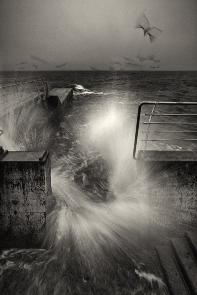 В водовороте