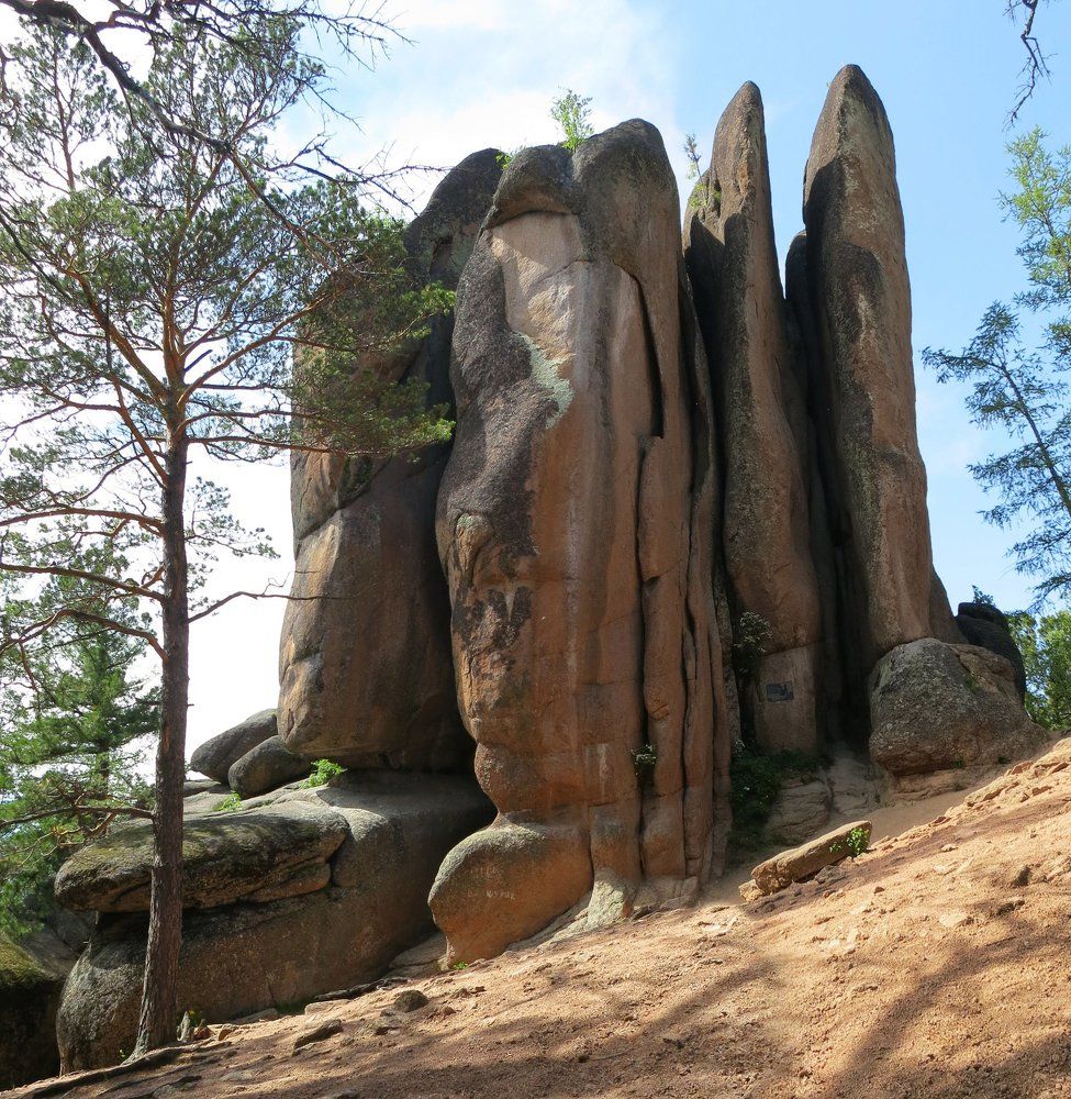 Скала Перья