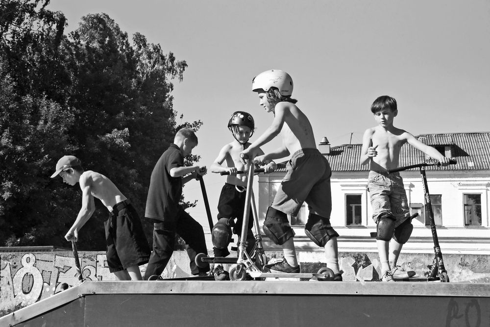 Юные скутеристы