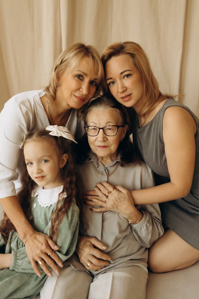 Четыре поколения женщин