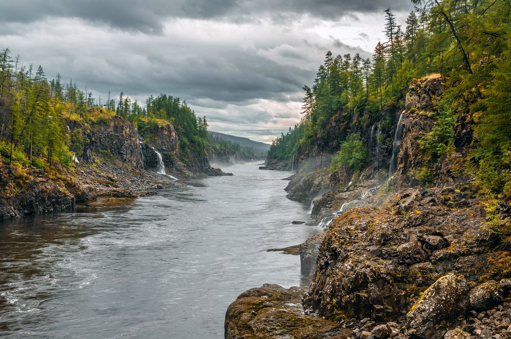 В краю водопадов