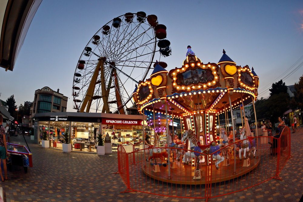 Фотография автора Александр Челмодеев