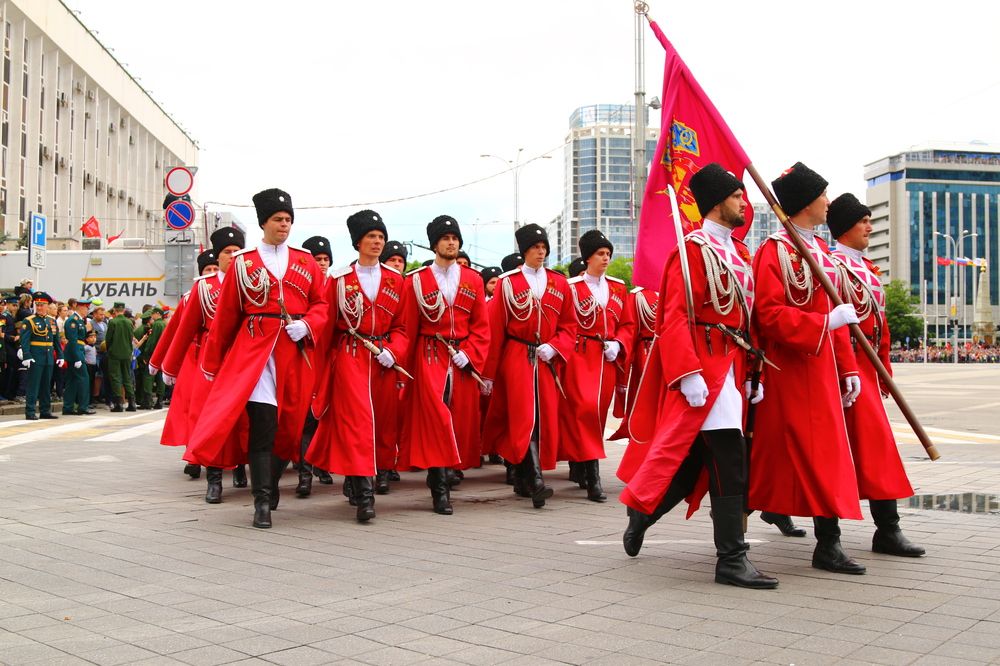 Кубанские казаки на параде.