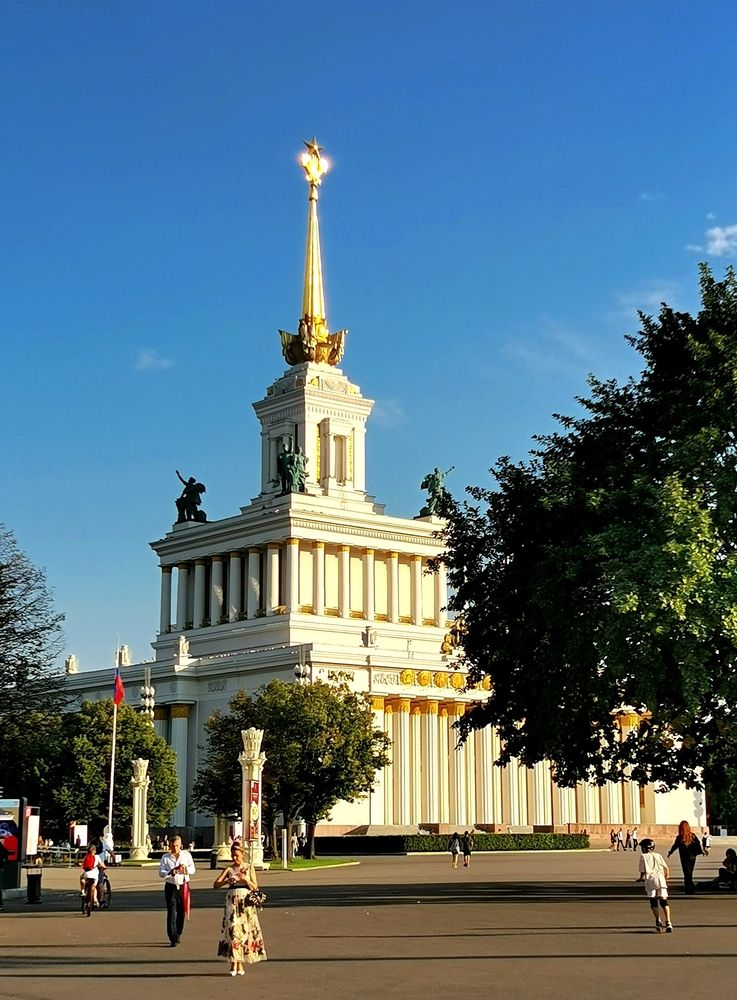 Фотография автора Дмитрий Лазаренко