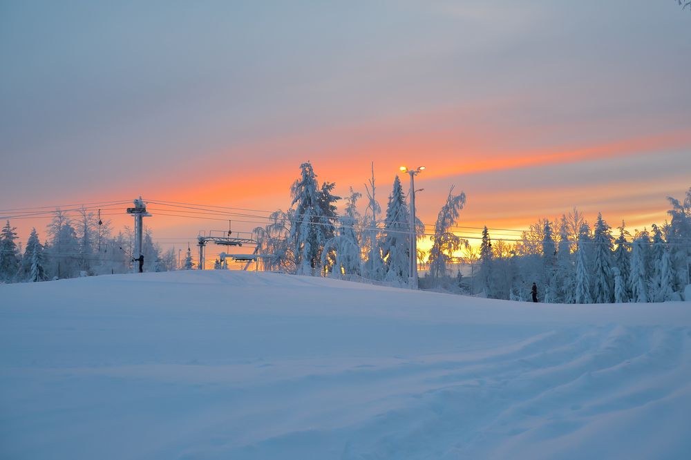 Frozen Silence, Burning Sky