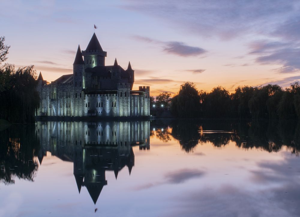 Шато-Эркен на закате