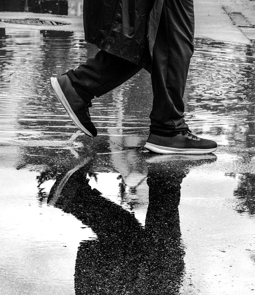 Ноги и лужи