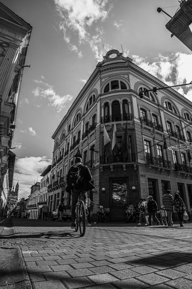 Una esquina, muchos destinos