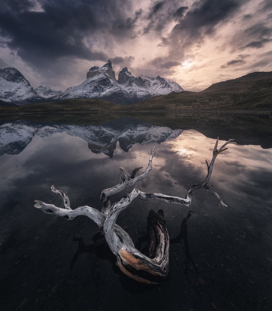 Los Cuernos in the mirror